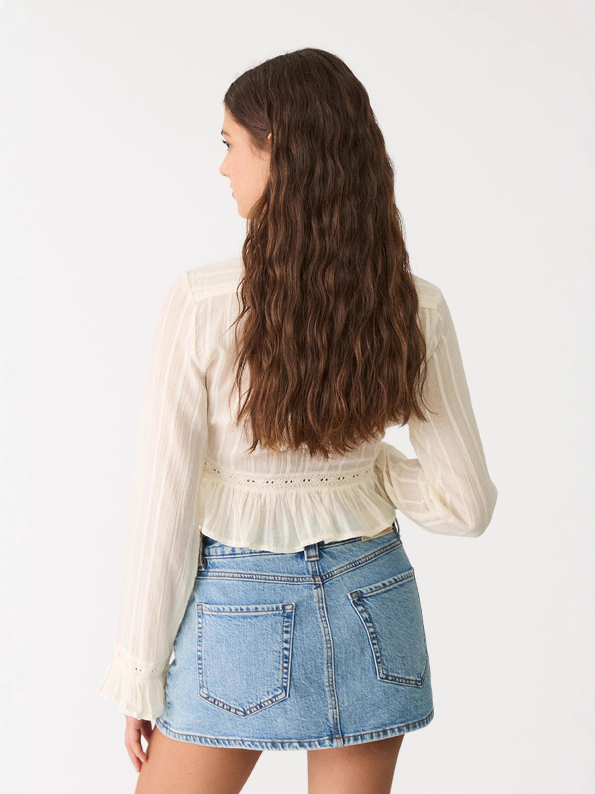 Blusa informal de mujer con ribete de encaje