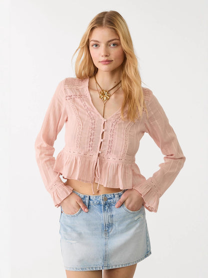 Blusa informal de mujer con ribete de encaje