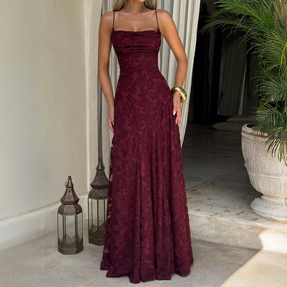 Elegante vestido largo de talle alto con tirantes