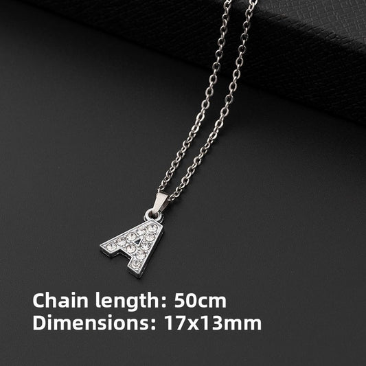 Collar con colgante de letra de acero inoxidable con incrustaciones de diamantes
