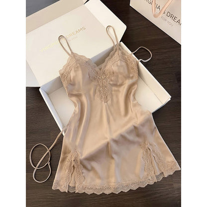 Pijama de seda con encaje para mujer