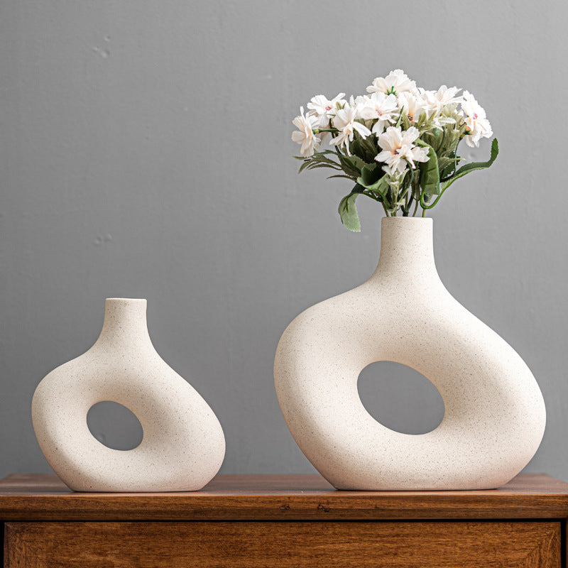 Jarrón de cerámica, creativo y decorativo para el hogar.