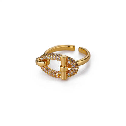 Anillo con diseño abierto