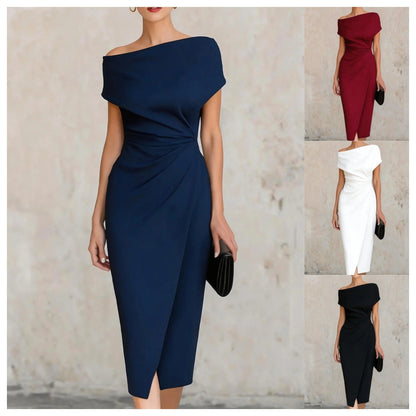 Vestido plisado con cintura y hombros descubiertos
