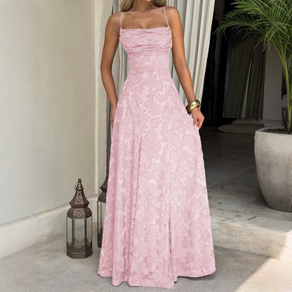 Elegante vestido largo de talle alto con tirantes
