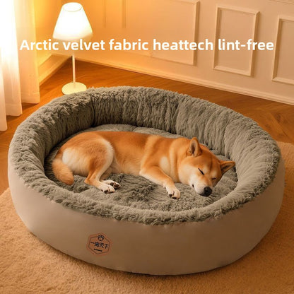 Cama aislante para mascotas con juguete