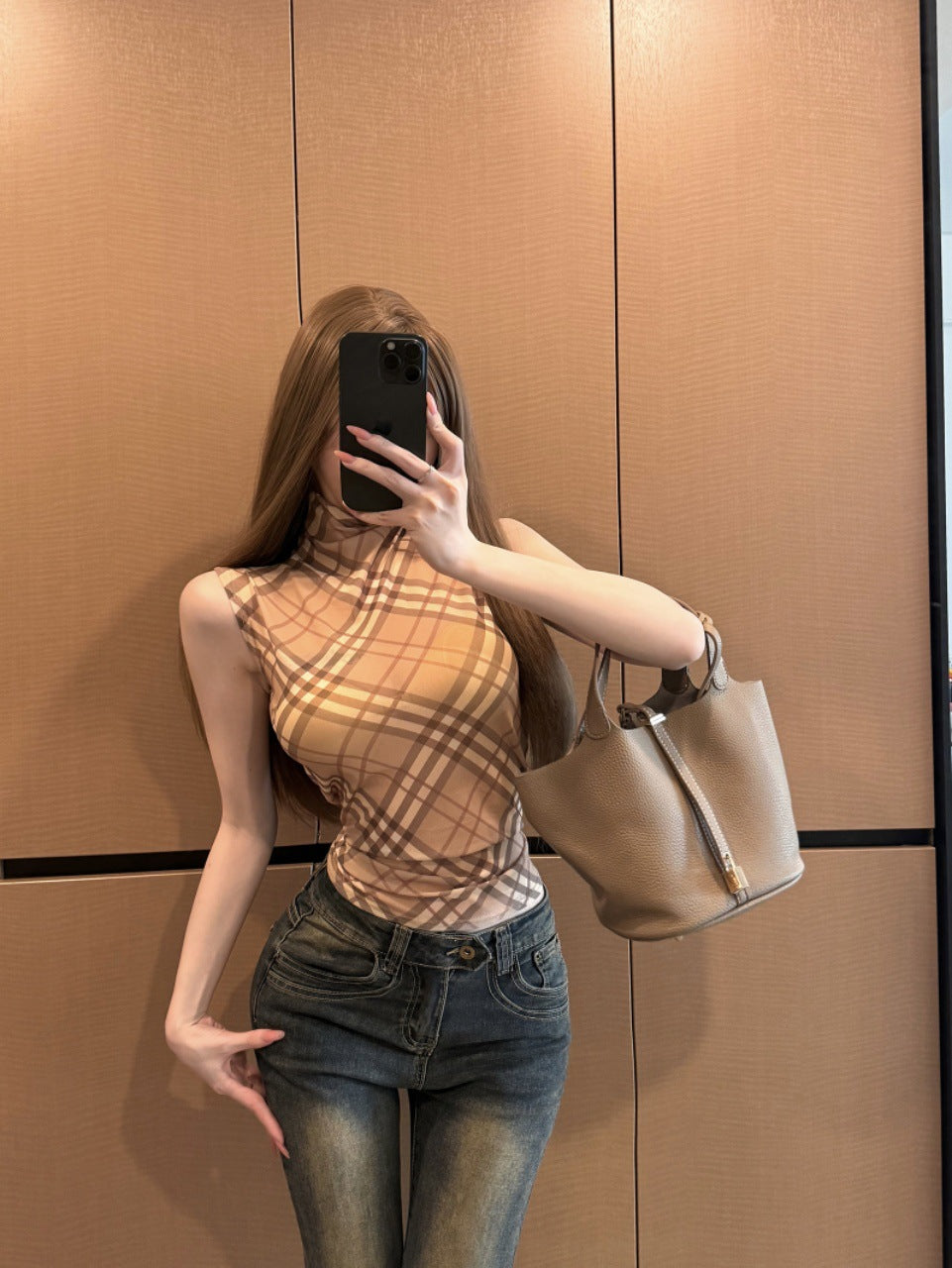 Blusa retro sin mangas de malla