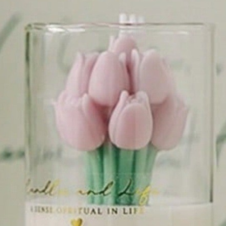 Velas aromáticas con forma de tulipán