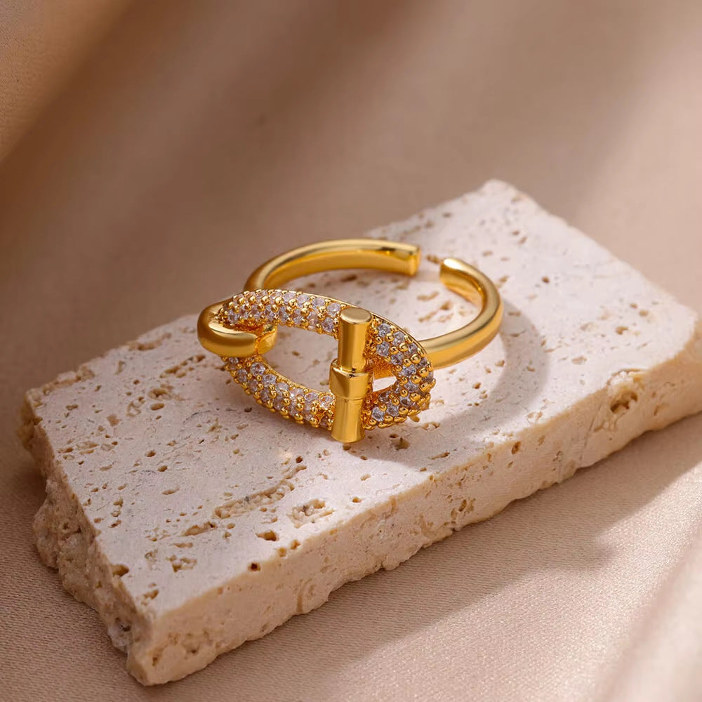 Anillo con diseño abierto